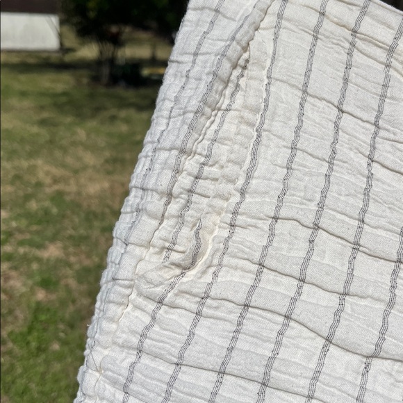 Stylish Cream Cropped Pants - Picture 4 of 11